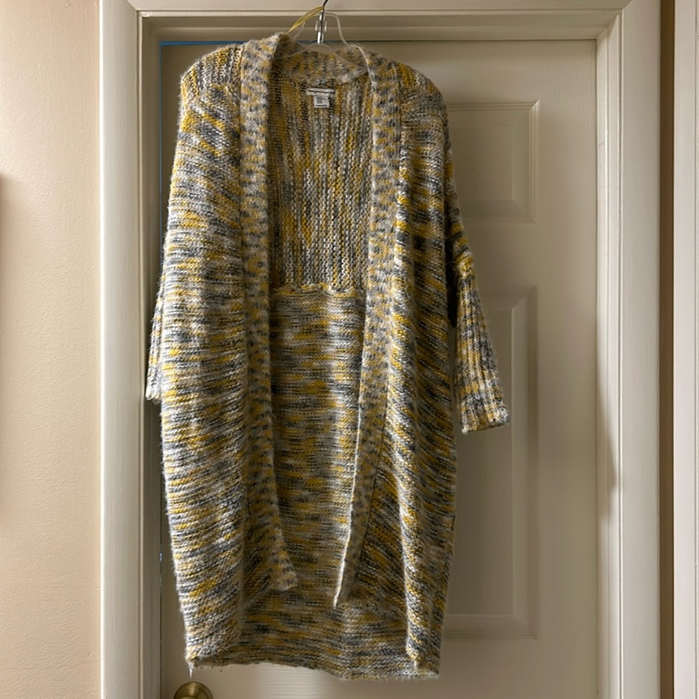 MIDI length cardigan.